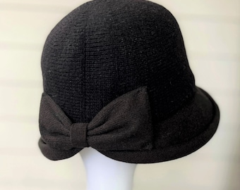 Women Cloche Hat with Cute Bow, Wool Winter Cloche Black Hat Women Winter Bucket Hat for Women Vintage Hat, Clouche hat, Women's Gifts