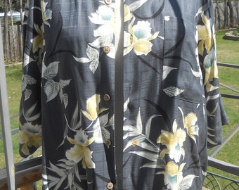 Vintage Tommy Bahama, Men's Large, Authentic Island Crafted 100% Silk Hawaiian Island Style Short Sleeve, Button Front Bluegray Yellow Shirt