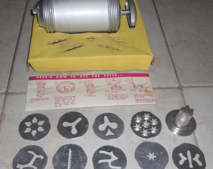 Vintage MIRRO COOKIE Press Complete Set 12 Piece Set, Cookie Press Gun