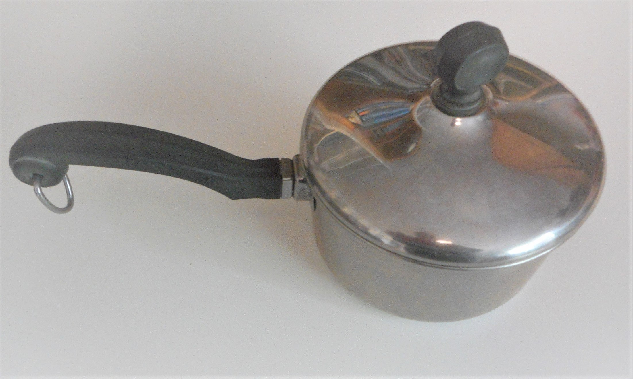 HUBERT® Sauce Pan with Helper Handle 7 1/2 Quart Stainless Steel