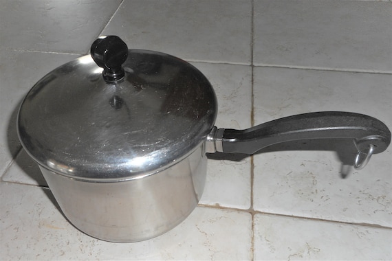 Farberware 3 Quart Classic Stainless Steel Saucepan with Lid, Silver - NEW