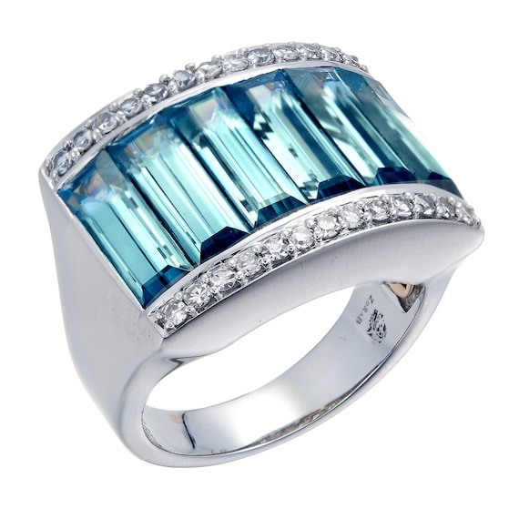 Classic Ring in Blue Zircon