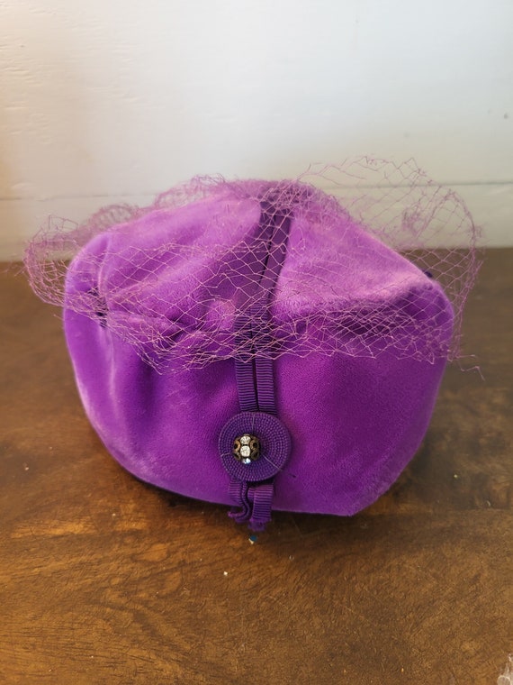 1950-1960 Purple Velvet Vintage Hat; vintage; hat;