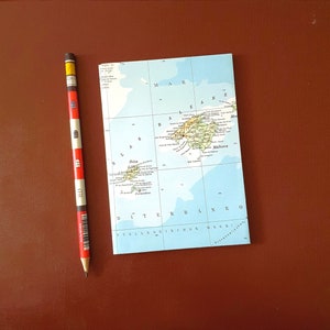 BALEAREN - Mallorca und Ibiza - schönes Reisetagebuch aus einer alten Landkarte  - Reisetagebuch, Notizheft - kariert, DIN A6