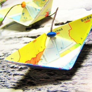 PAPIERSCHIFFCHEN Girlande Landkarte - upcycling pur - Papierbootgirlande, Papierschiffchenkette