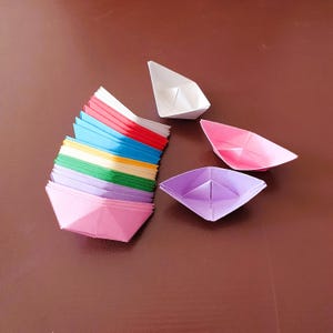 Wunderschöne PAPIERSCHIFFCHEN farbig - upcycling pur - 30er Pack - Papierboot