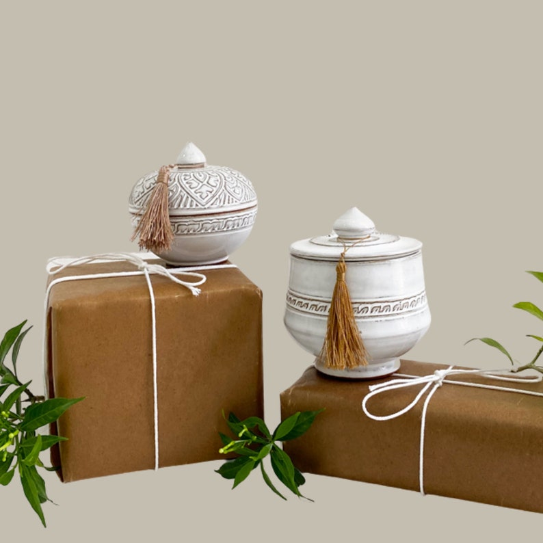 Fragrance Free Free Gift Wrapping Tall Lotus Soy Wax Ceramic Candle