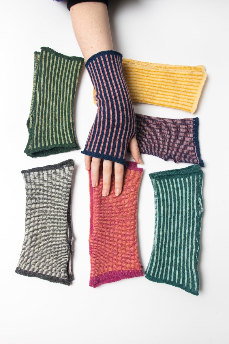 Gants tricotés en laine mérinos à rayures image 1