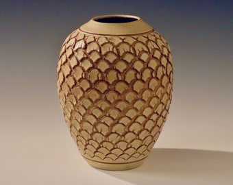 Desert BOLD scallop Vase by Lee Middleman