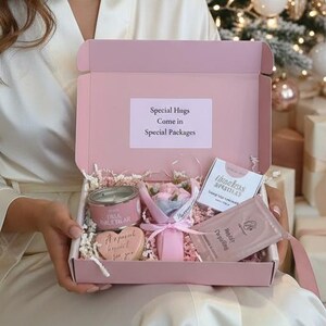 Caja de regalo relajante: vela de higo y pera, cera de soja fundida y parches para los ojos