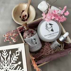 Natural Skincare Gift Set: Oil, Cream, Bath Salts & Bamboo Towel