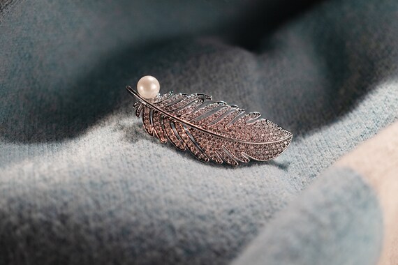 Vintage Crystal Sparkling Feather Brooch Pin Art … - image 6