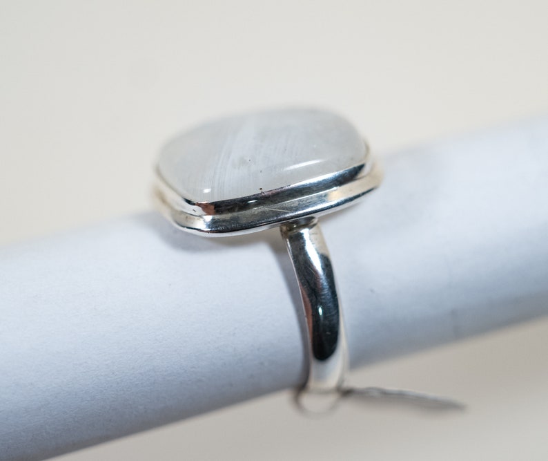 Details about Square Cut Rainbow Moonstone Dual Shank 925 Silver Stacking Ring RI1222 Details about Square Cut Rainbow Moonstone Dual Shank 925 Silver Stacking Ring RI1222