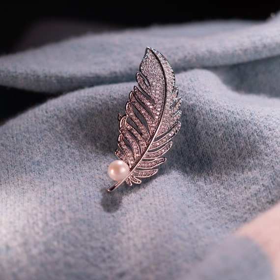 Vintage Crystal Sparkling Feather Brooch Pin Art … - image 7