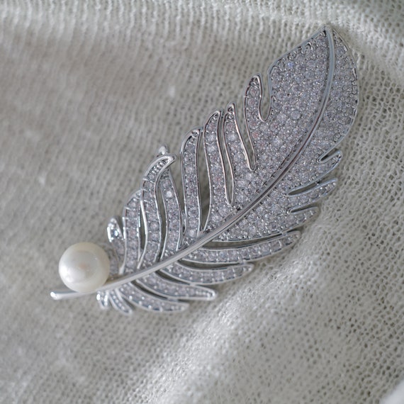 Vintage Crystal Sparkling Feather Brooch Pin Art … - image 2