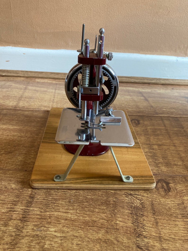 Vintage Essex MK 1 Toy Sewing Machine With Carry Case Clamp Etsy