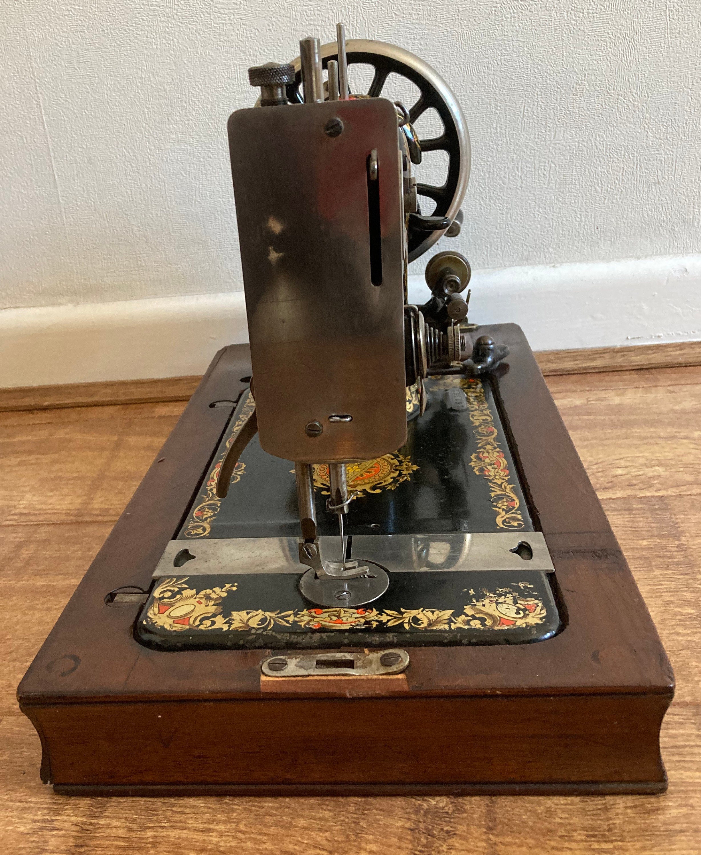 Antique Jones Family CS queen Alexandra Hand Cranked Sewing Etsy