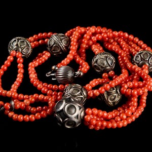 Antique red coral necklace. Boho style. Vintage Mediterranean corals Ethnic red coral and real silver beads necklace Antique unpainted coral