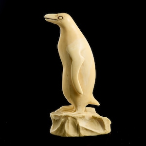Inuit Vintage Carved Antarctic Penguin Figurine. Inuit Toy. Eskimo Figurine, Yakut Miniature, Yupik Alaskan Collectible Carved Sculpture.