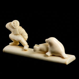 Carved Inuit sculpture: Arctic vintage Eskimo scene, authentic Inuit carving, Chukchi, Eskimo carving, Yakut miniature. Inuit toy. Gift