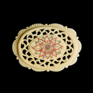 Vintage Inuit Pin, Inuit Art, Eskimo Carving, Inuit Jewelry, Yupik Carving, Chukchi Art. Original Inuit art, Yupik carving.  Unique gift.