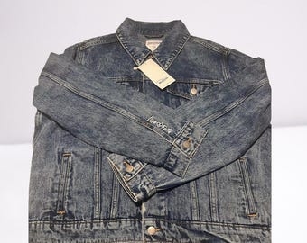 Chaqueta vaquera bordada, estilo urbano cristiano vintage con ajuste regulable.