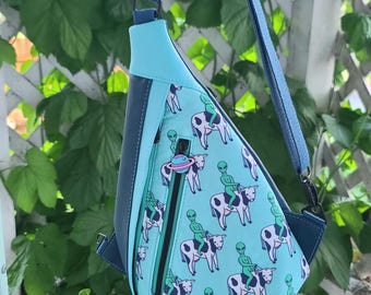 Alien Cow Triangle Sling Bag - UFO Abduction Crop Circle Cross Front Purse