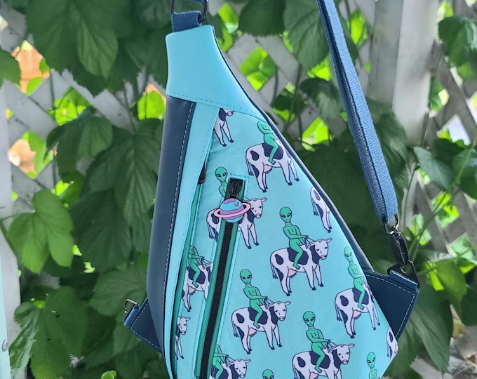 Alien Cow Triangle Sling Bag - UFO Abduction Crop Circle Cross Front Purse