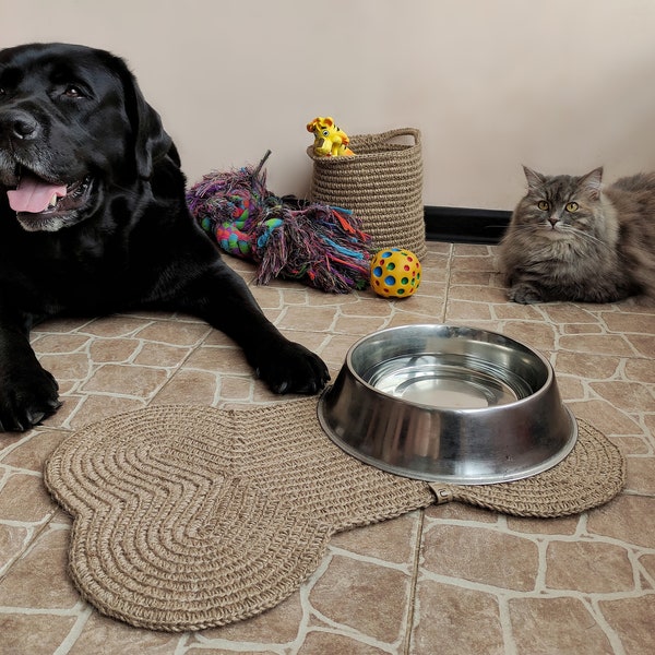 Jute pet rug, placemat or scratching post