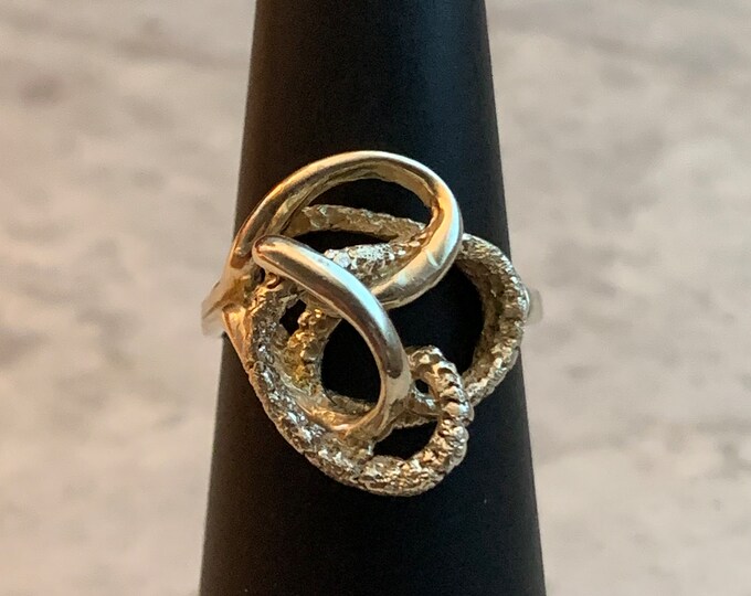 •COCONUT DRUZY - FREEFORM• split band silver ring (size 9)