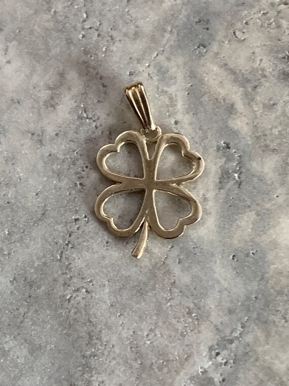 Vintage gold plated pendant four leaf clover, Clov
