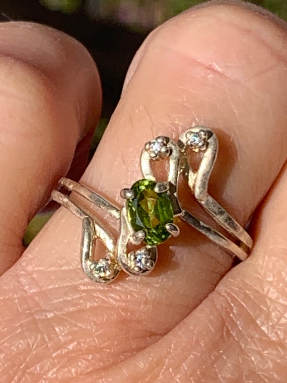 Vintage Peridot CZ ring, mid century Peridot CZ ri