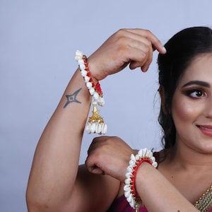 SAUMAKSHI DESIGNS Beautiful Traditional Kaleera for Bride & Women with Openable Shell Bangles