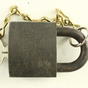 注目ブランドのギフト Vintage Obsolete Railroad Train Padlock Lock N&W Norfolk コレクション