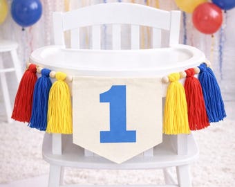 Primary Color Yarn High Chair Banner: First Birthday Decor