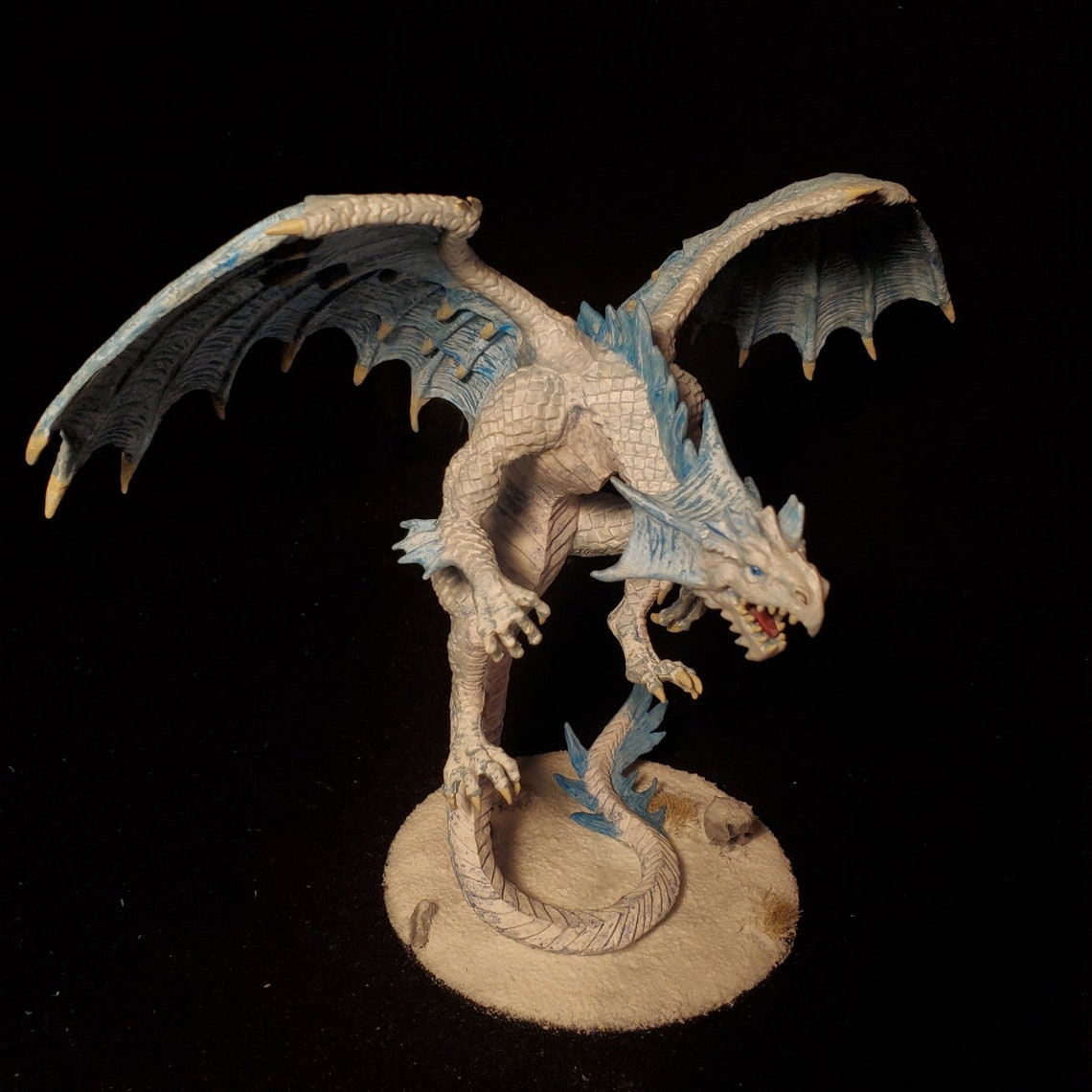 Pintado Gargantuan Dragón Blanco D&D/Pathfinder Miniatura Etsy