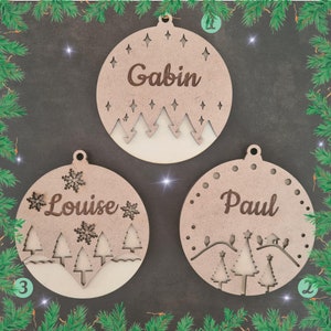 Palla di Natale in legno realizzata artigianalmente, nome a vostra scelta. Ornamento natalizio personalizzabile. Decorazione natalizia da personalizzare. Idea regalo unica.