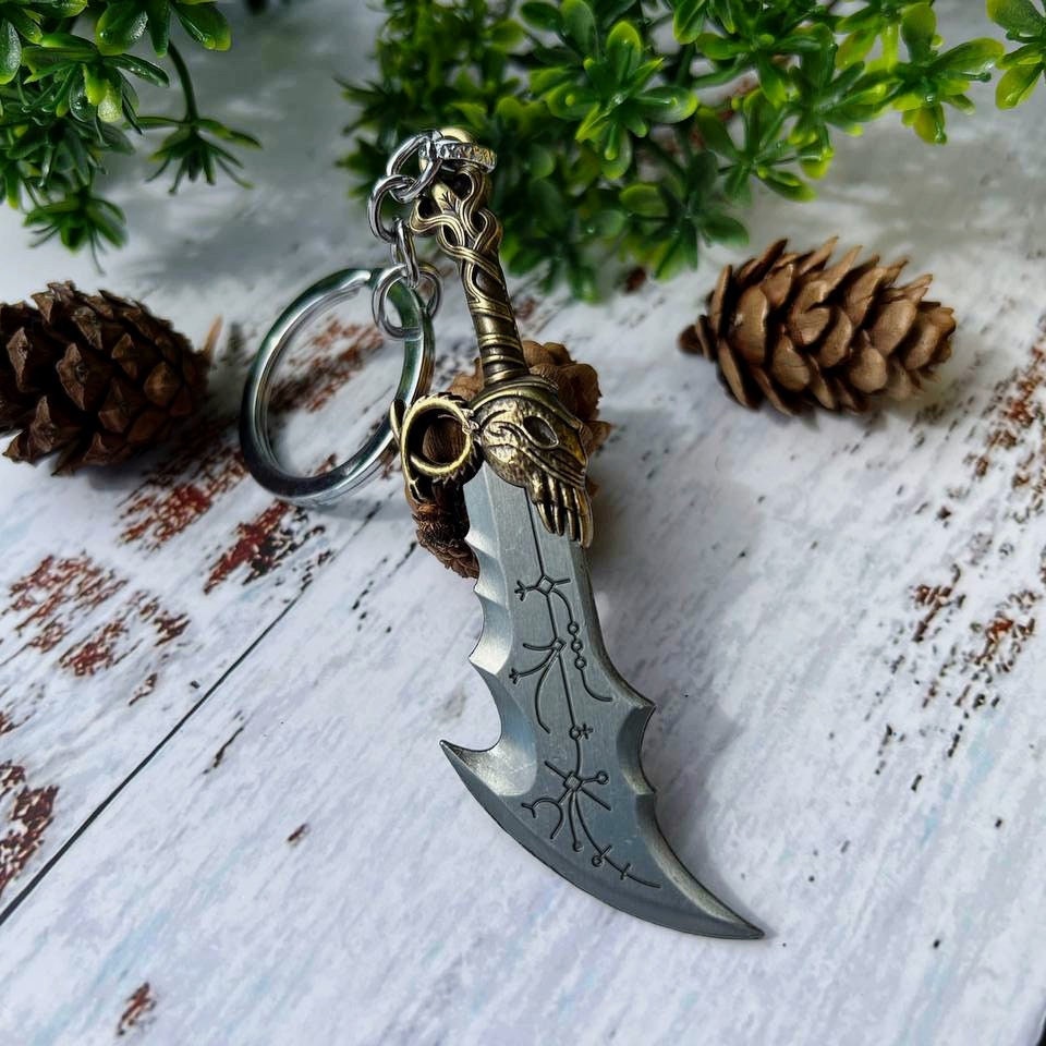 Fashion God of War Kratos Sword Blade of Olympus Keychain Toy Dolls Weapon  Keychain Kratos Blades