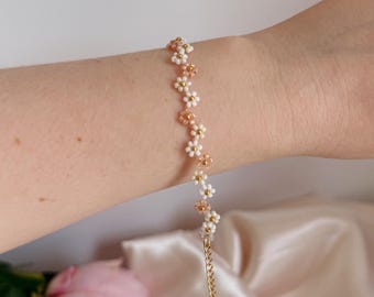 Apricot Daisy Beaded Bracelet – Handmade Japanese Glass Bead Flower Jewelry