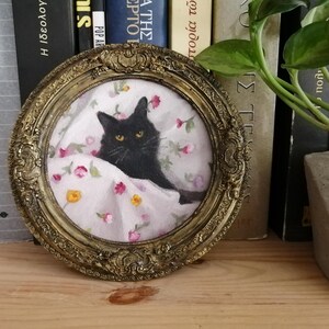 Peinture de chat noir, oeuvre d'art originale, peinture à l'huile miniature vintage dans un cadre artisanal, peinture de style ancien, cadeau fait main.