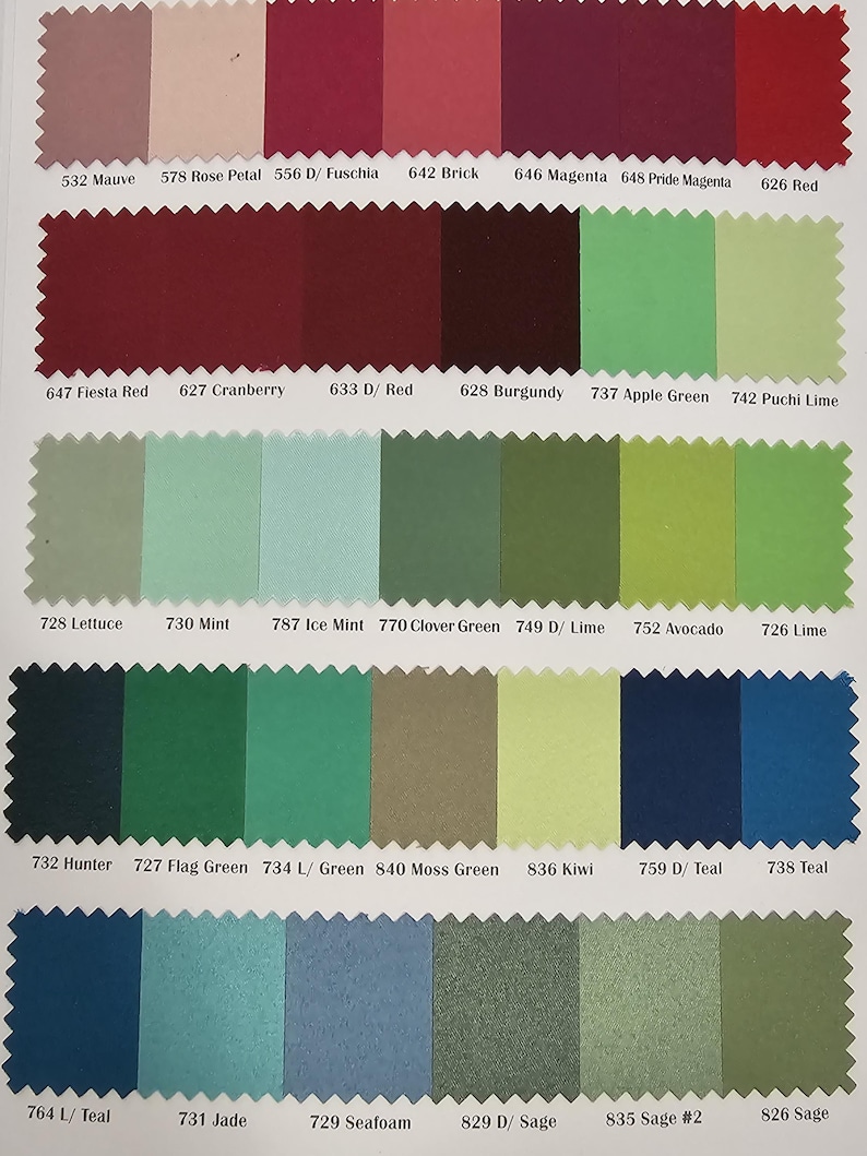 Puede incluir: Una carta de colores con 24 muestras de tela, cada una etiquetada con un n&uacute;mero y un nombre de color. Los colores van del malva al salvia.