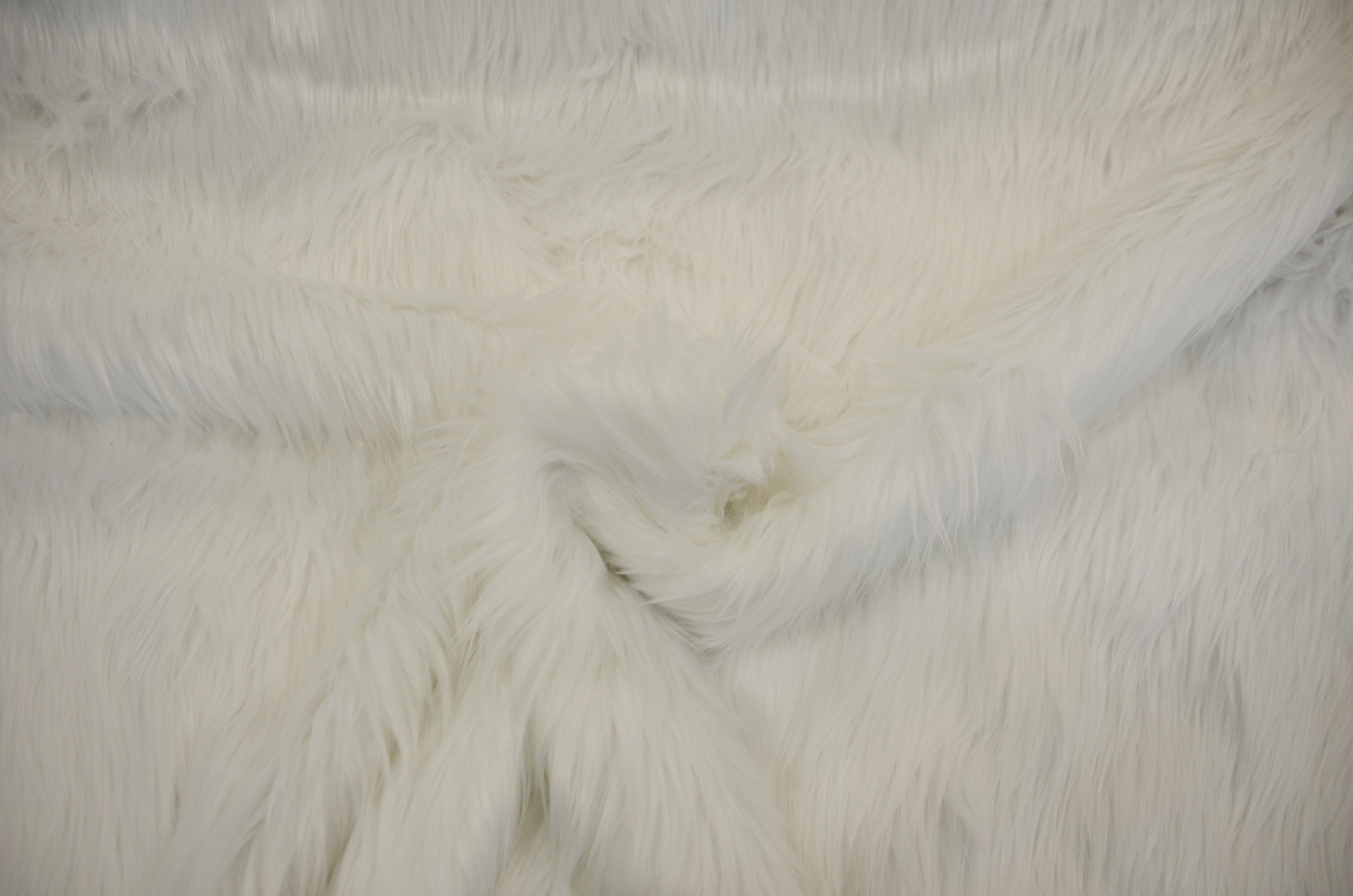 Vintage White Faux Fur Fabric, 60 wide 2+ yards long, 1 thick –  originalwoolydragon