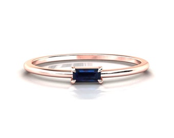 Anillo apilable de alejandrita / Anillo minimalista / Anillo de apilamiento / Anillo de oro rosa SOLID / Joyería de alejandrita / Anillo de alejandrita
