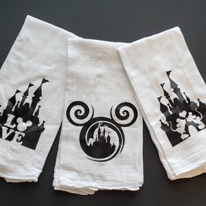 Disney kitchen set of 3 towels with the princess castle an mickey on them, Kitchen decor
