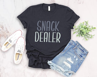Snack dealer shirt, grappig cadeau voor moeder, moeder verjaardag, grappige moeder t-shirts, geweldig cadeau idee voor moeder, grappige moeder tee's, moeder van kleintjes g