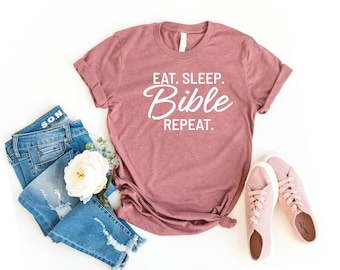 Camiseta com a frase "coma, durma, repita a bíblia", camiseta cristã engraçada, camisetas engraçadas para estudo da bíblia, presentes para estudo da bíblia, presente engraçado para cristãos, camiseta engraçada de Jesus