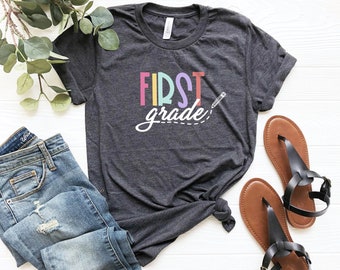 Chemise d’enseignant d’équipe, bonjour première année, tee-shirt d’enseignant de 1ère année, chemise d’enseignant de première année, chemise du premier jour d’école, chemise de rentrée scolaire
