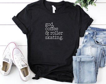 Gud, kaffe och rullskridskoåkning rullskridskofest, rullskridskoåkningspresent, roller derby-tröja, skridskoåkningsfödelsedag