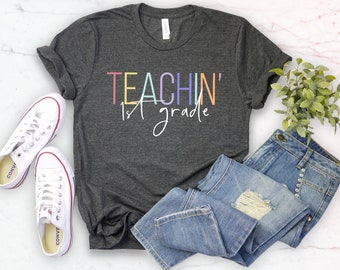 Bonjour première année, tee-shirt d’enseignant de 1ère année, chemise du premier jour d’école, chemise d’enseignant de première année, chemise d’enseignant d’équipe, chemise de rentrée scolaire
