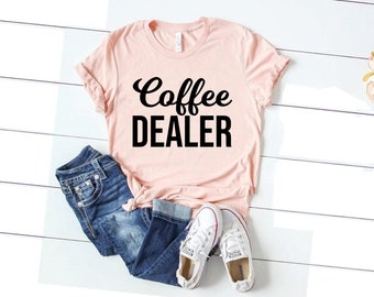 Camisa de barista divertida, distribuidor de café, regalo de barista, regalo para amante del café, camisa de barista divertida, regalo para barista, regalo de cafefilo, adicto al café